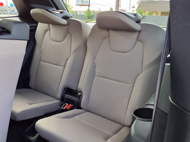 2026 Volvo XC90 B5 Plus