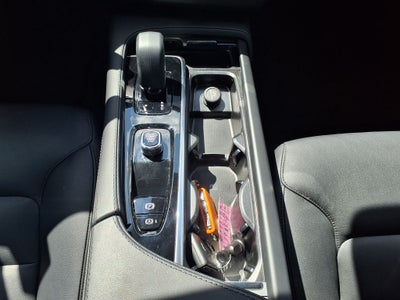 2025 Volvo XC90 B5 Core