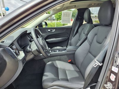 2025 Volvo XC60 B5 Plus