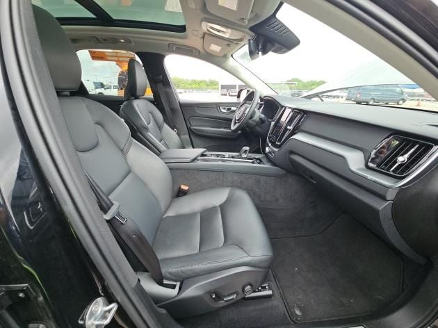 2025 Volvo XC60 B5 Core