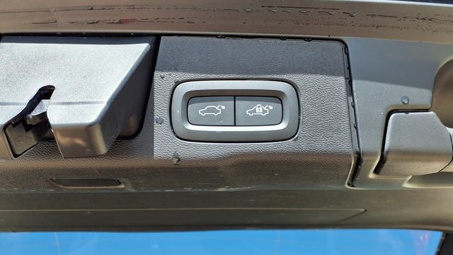 2025 Volvo XC60 B5 Core