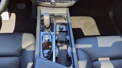 2025 Volvo XC60 B5 Core