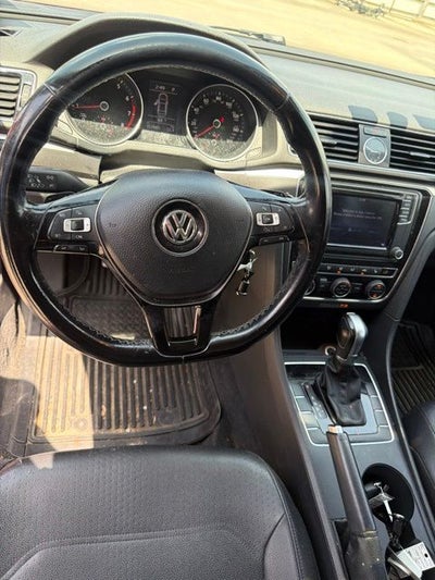 2017 Volkswagen Passat 1.8T R-Line