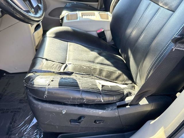 2012 Chrysler Town & Country Touring-L