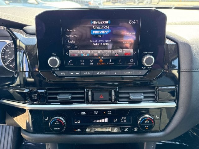 2025 Nissan Pathfinder SV