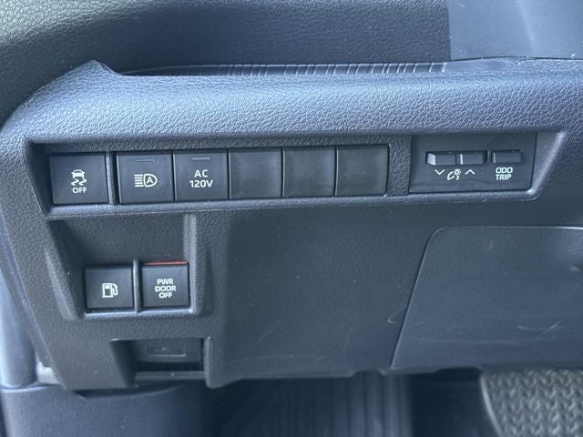 2025 Toyota Sienna XSE 7 Passenger