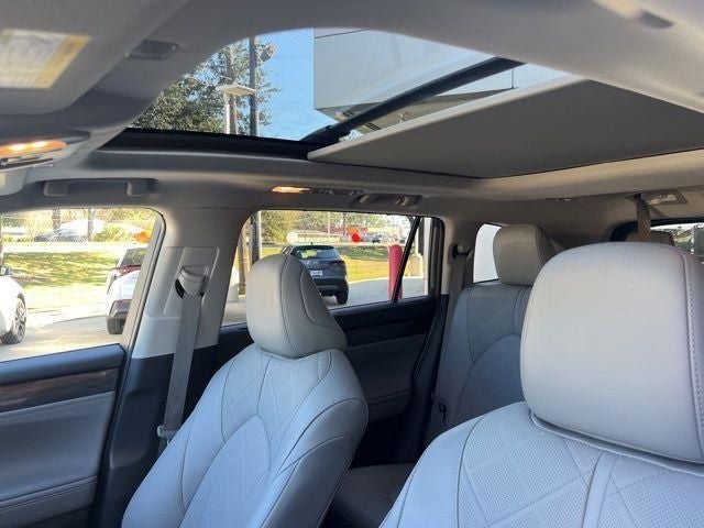 2025 Toyota Highlander Hybrid Platinum