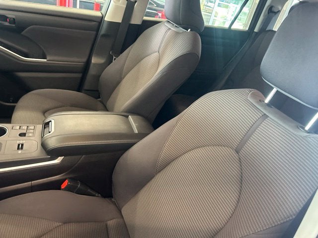 2025 Toyota Highlander LE