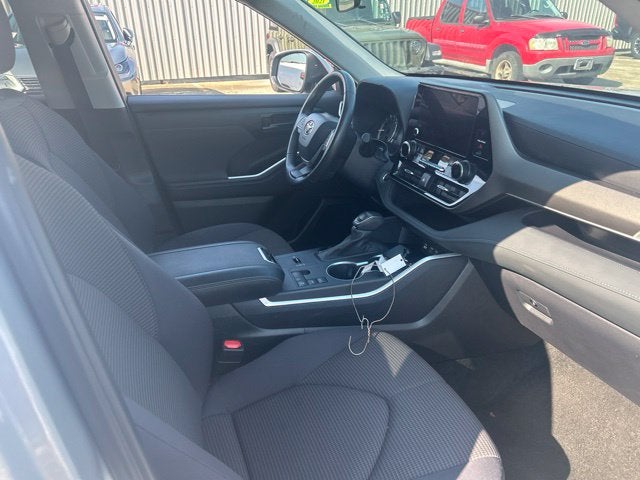 2025 Toyota Highlander LE