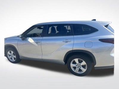 2025 Toyota Highlander LE