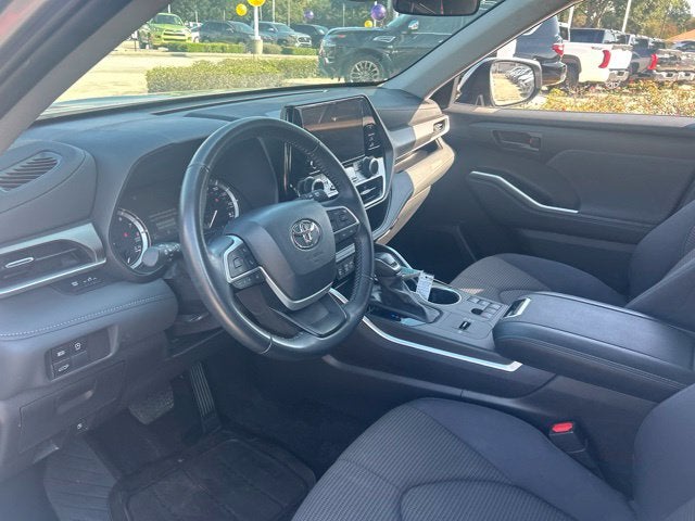 2025 Toyota Highlander LE