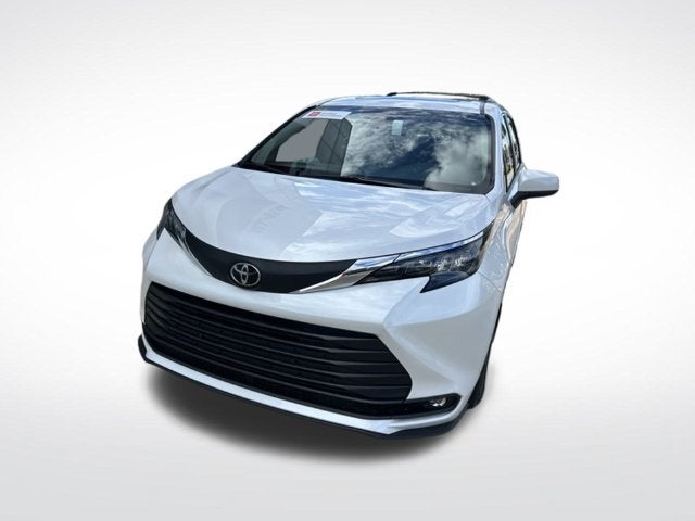 2026 Toyota Sienna XLE 8 Passenger