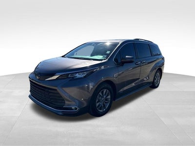 2021 Toyota Sienna XLE