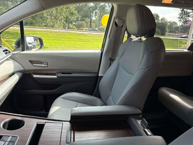 2024 Toyota Sienna XLE 8 Passenger