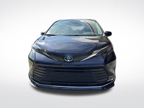 2024 Toyota Sienna XLE 8 Passenger