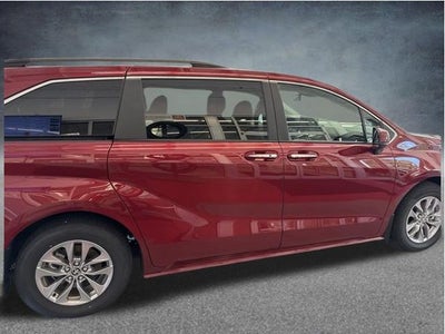 2026 Toyota Sienna XLE 7 Passenger