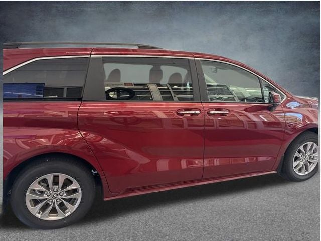 2026 Toyota Sienna XLE 7 Passenger