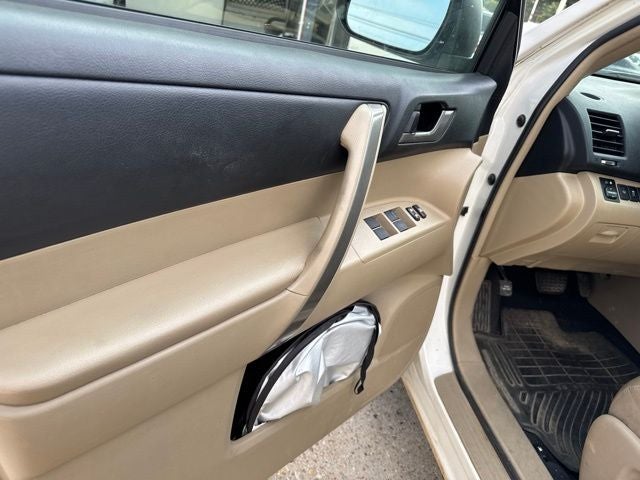 2013 Toyota Highlander SE
