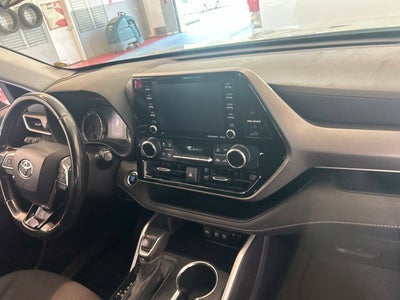 2021 Toyota Highlander LE