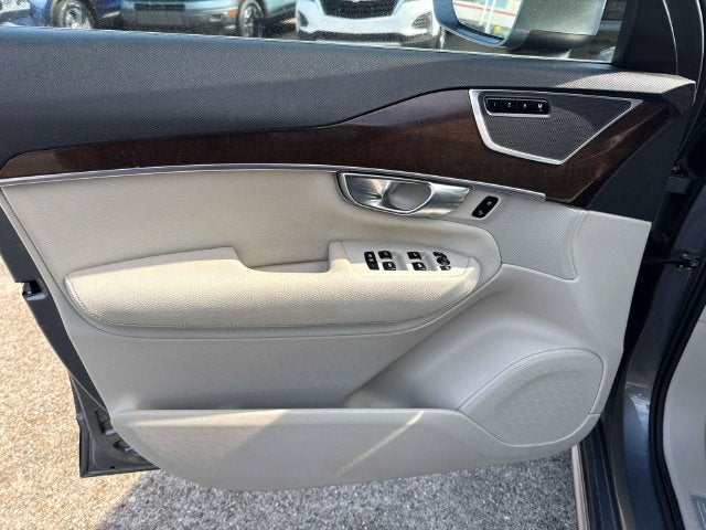 2019 Volvo XC90 T6 Momentum